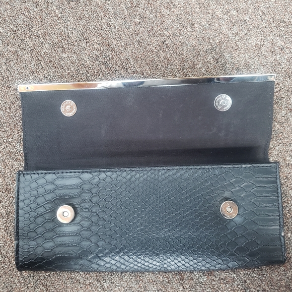 NWT Express Faux Leather Clutch - Picture 4 of 4